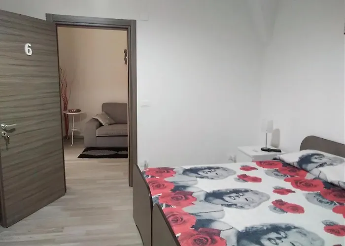 Mary Affittacamere 3* 科米索