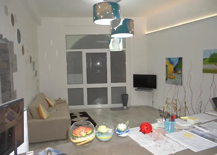 Mary Affittacamere 3* 科米索