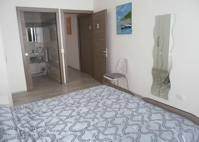 Mary Affittacamere 3* 科米索