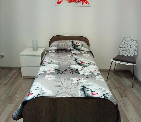 Mary Affittacamere 科米索